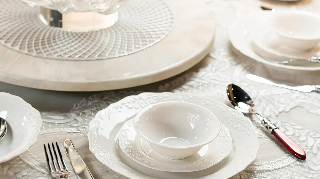 The Art of Mindful Hosting: Setting a Warm, Conscious Table for Festive Gatherings