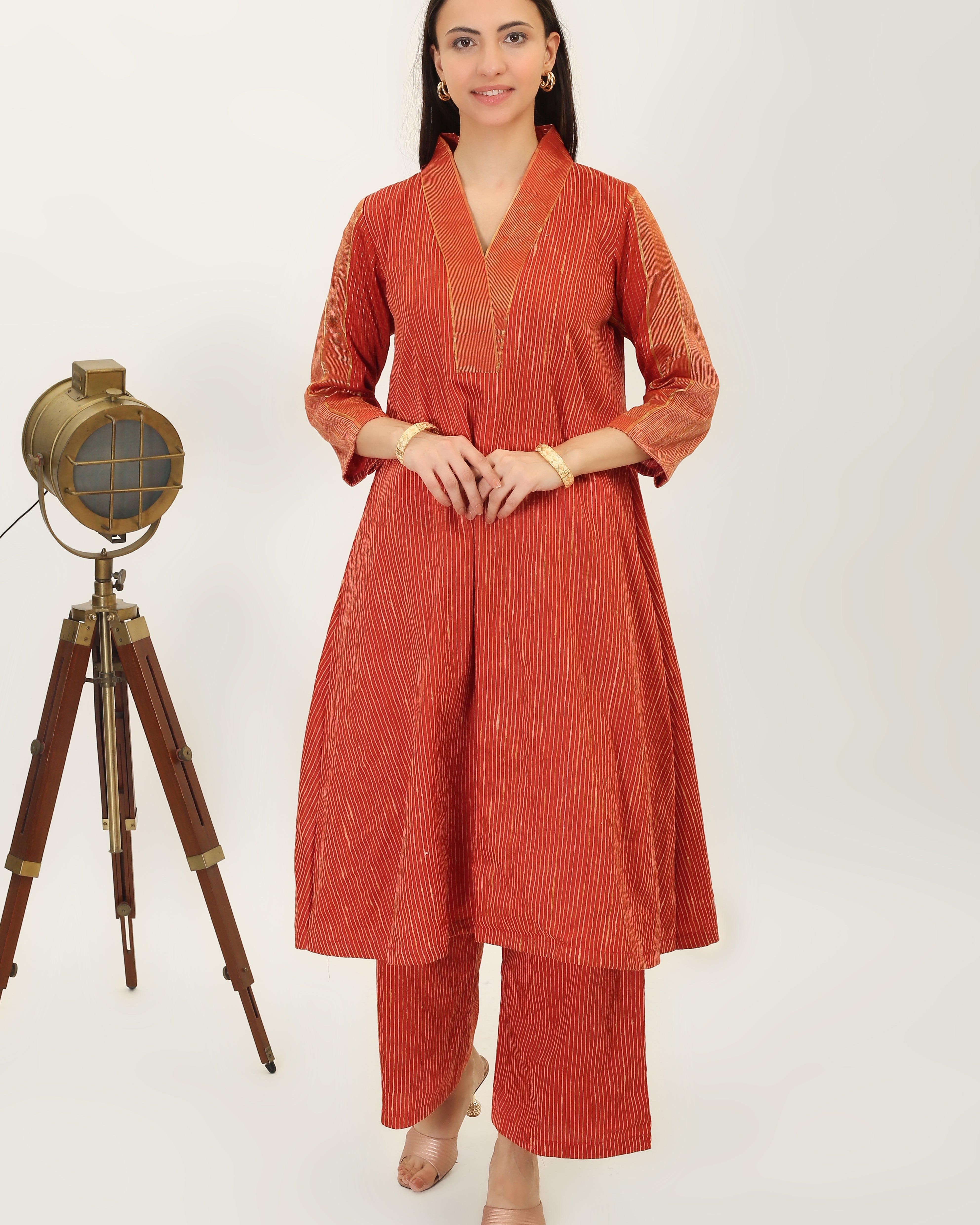 BHOOMI: Handwoven Bhagalpuri silk kurta set