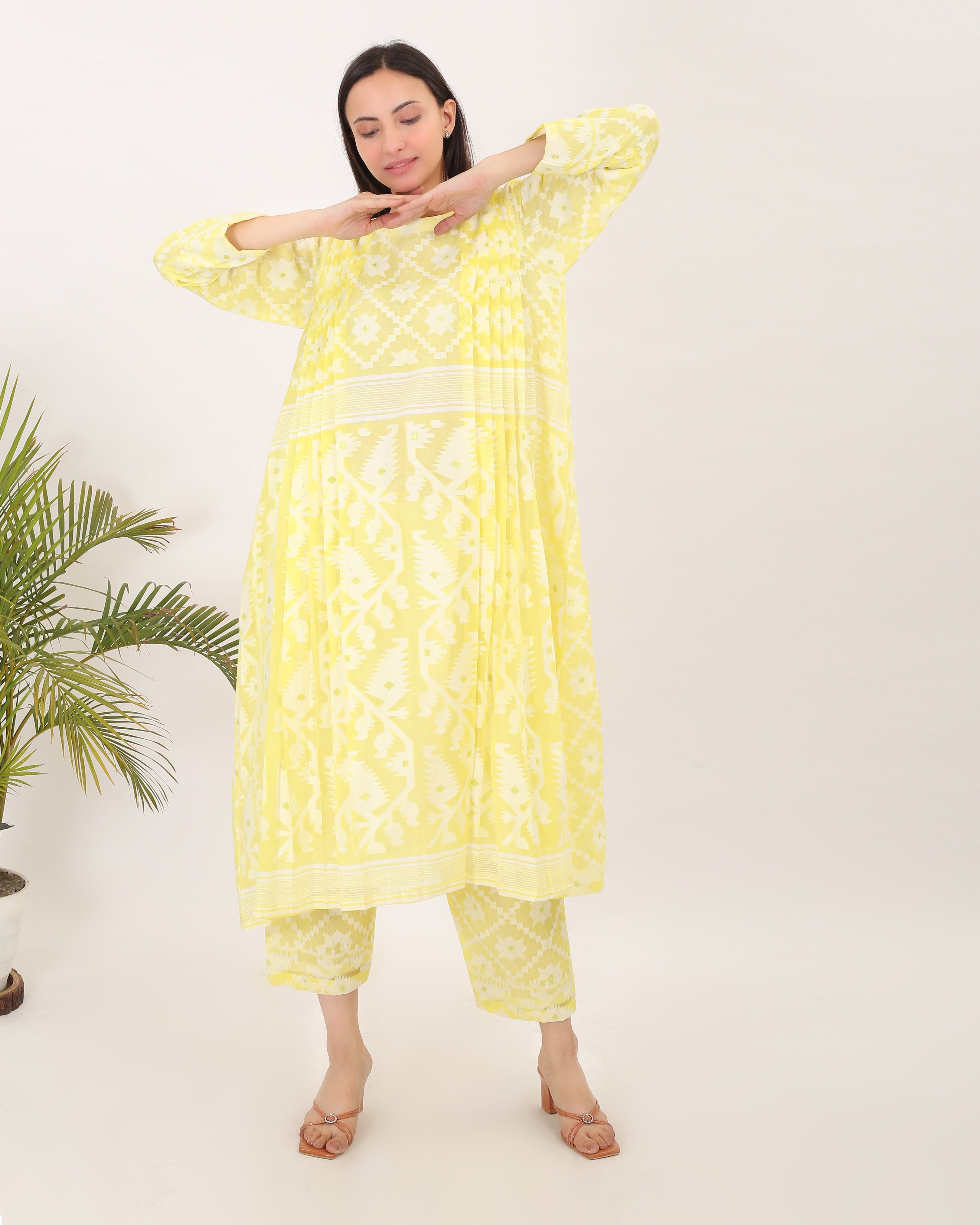SUN-KISSED GLOW: Yellow white handwoven Jamdani women kurta set