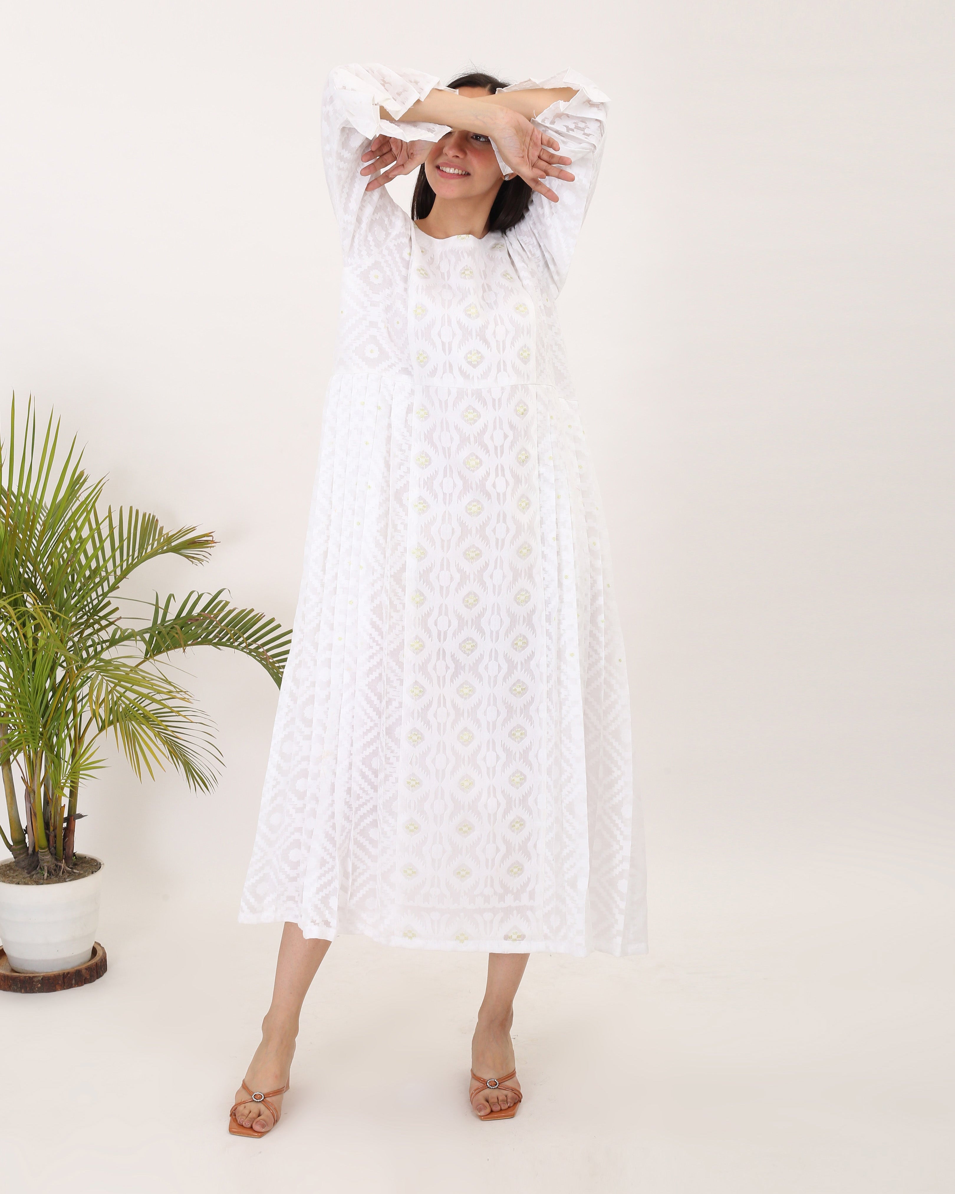 ANGEL IN WHITE: Handwoven Jamdani women dress