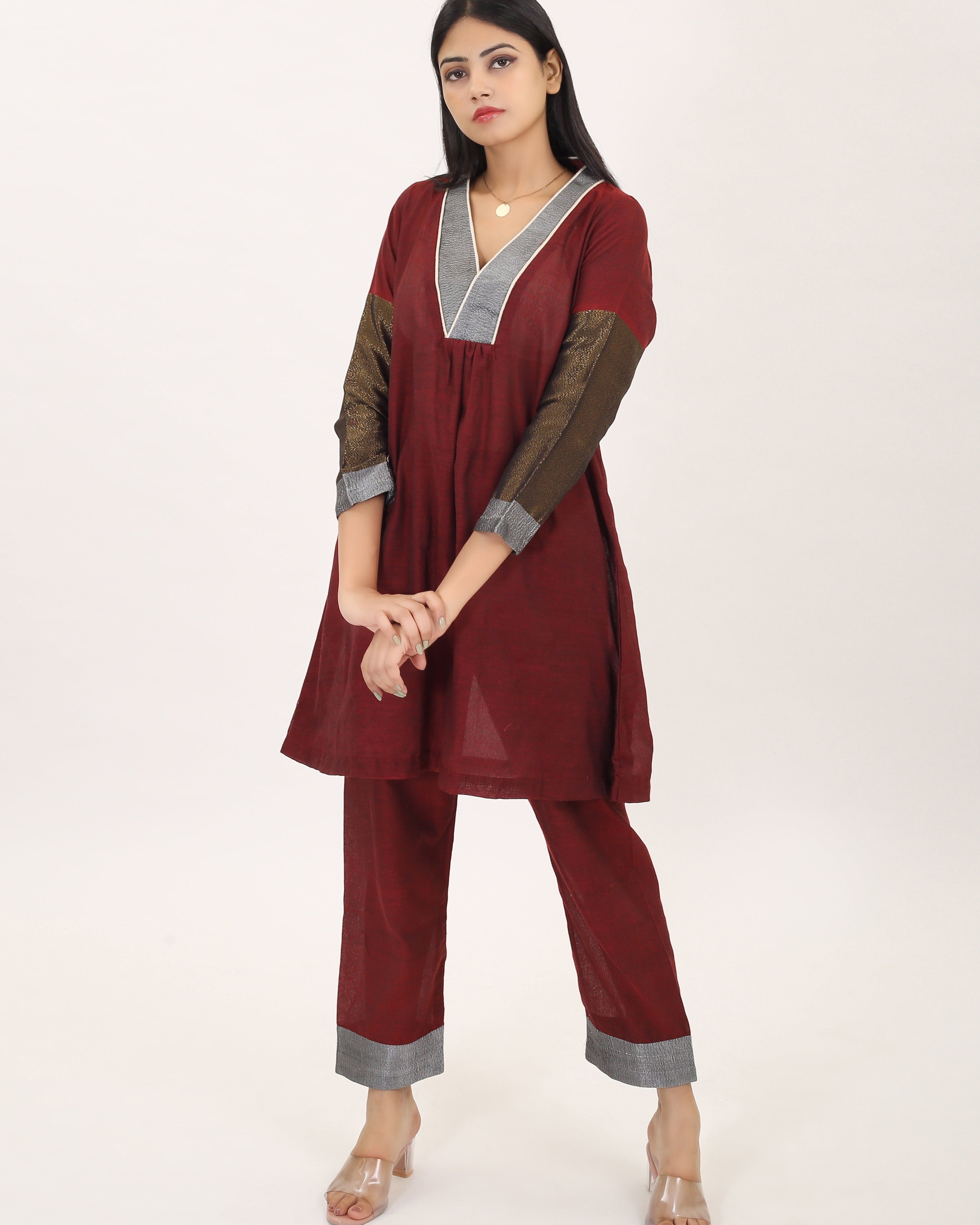 ANOKHI: Handwoven cotton zari kurta sets