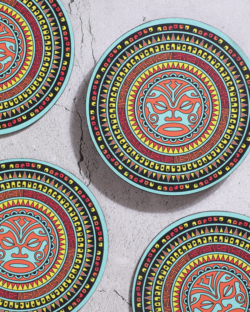 Enrich your table aesthetics with the PUKURIRI Maori Mandala Big Coaster set, featuring four round coasters crafted from high-quality laminated wood. These coasters, designed for ice-cold drinks and protection from hot utensils, showcase captivating Maori Mandal Art, bringing a unique touch of chaotic serenity to your space.