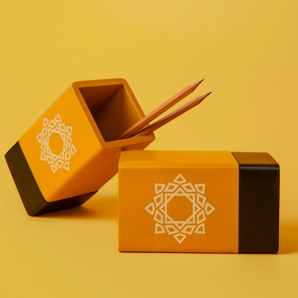 Keep your pen and pencils organised with pen stand from bambaiSe