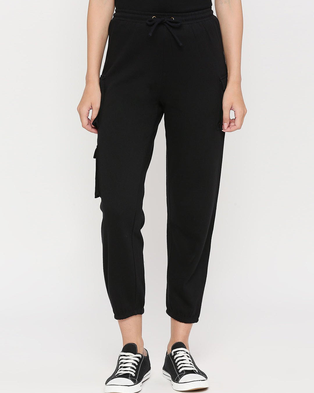 Effy x Shakya sweatpants black - Our Better Planet