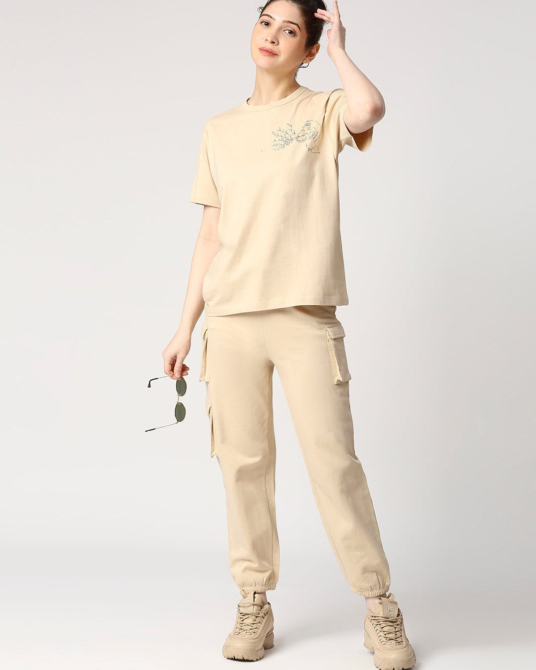 Effy x Shakya sweatpants sand - Our Better Planet