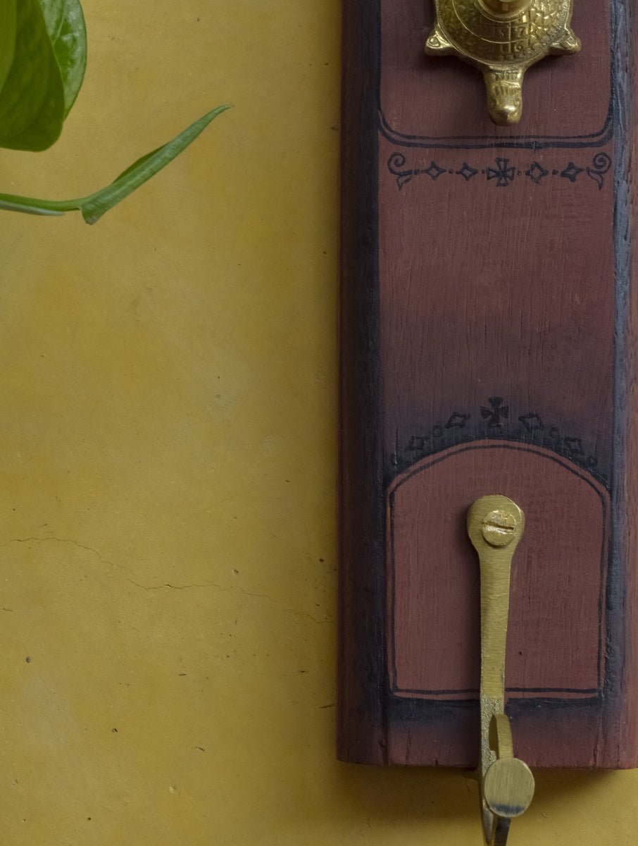 HANDPAINTED BROWN ANTIQUE BRASS TORTOISE VINTAGE WOODEN HOOK - Our Better Planet