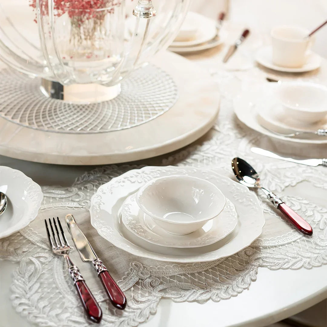 The Art of Mindful Hosting: Setting a Warm, Conscious Table for Festive Gatherings
