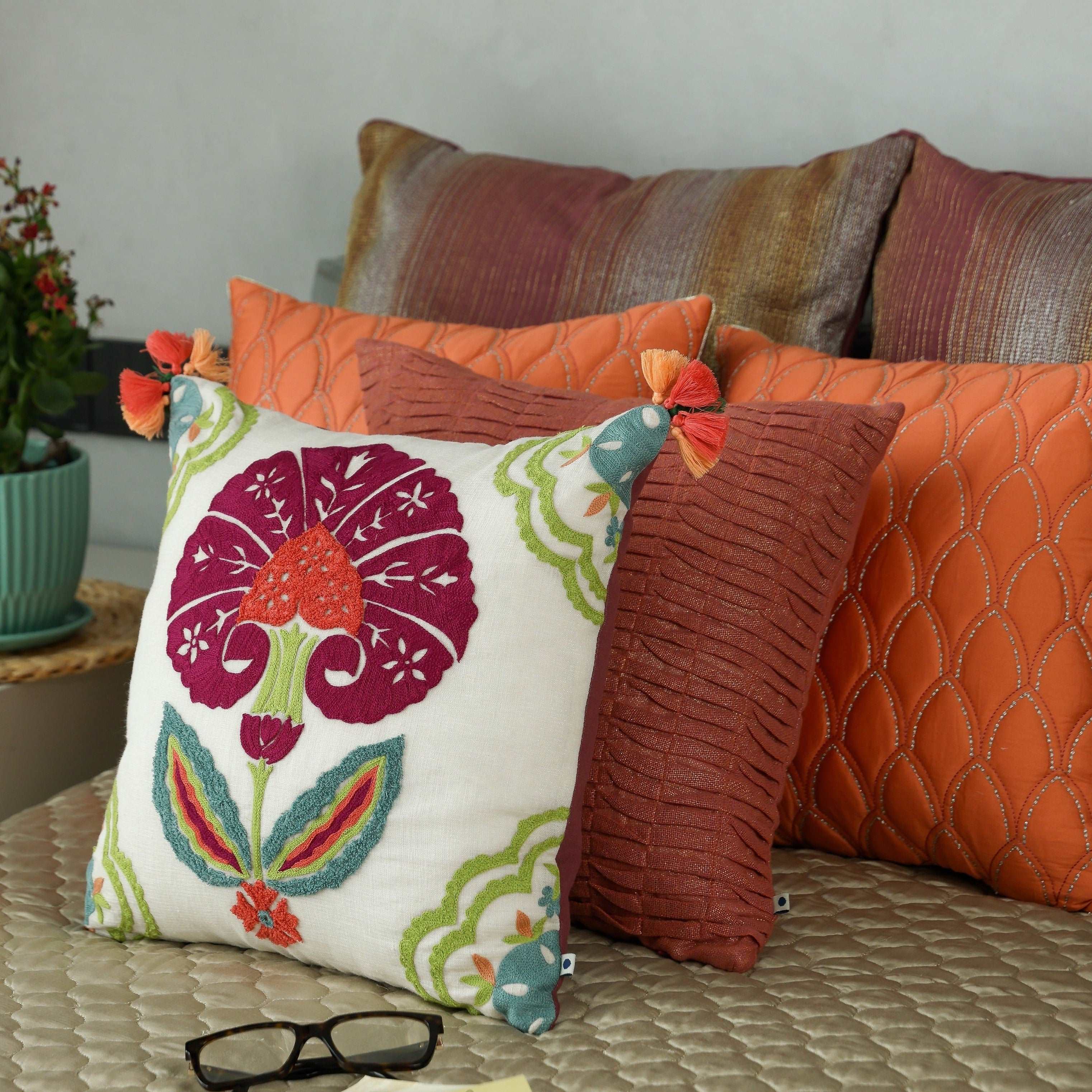 Darwaja Quilted Cushion cover