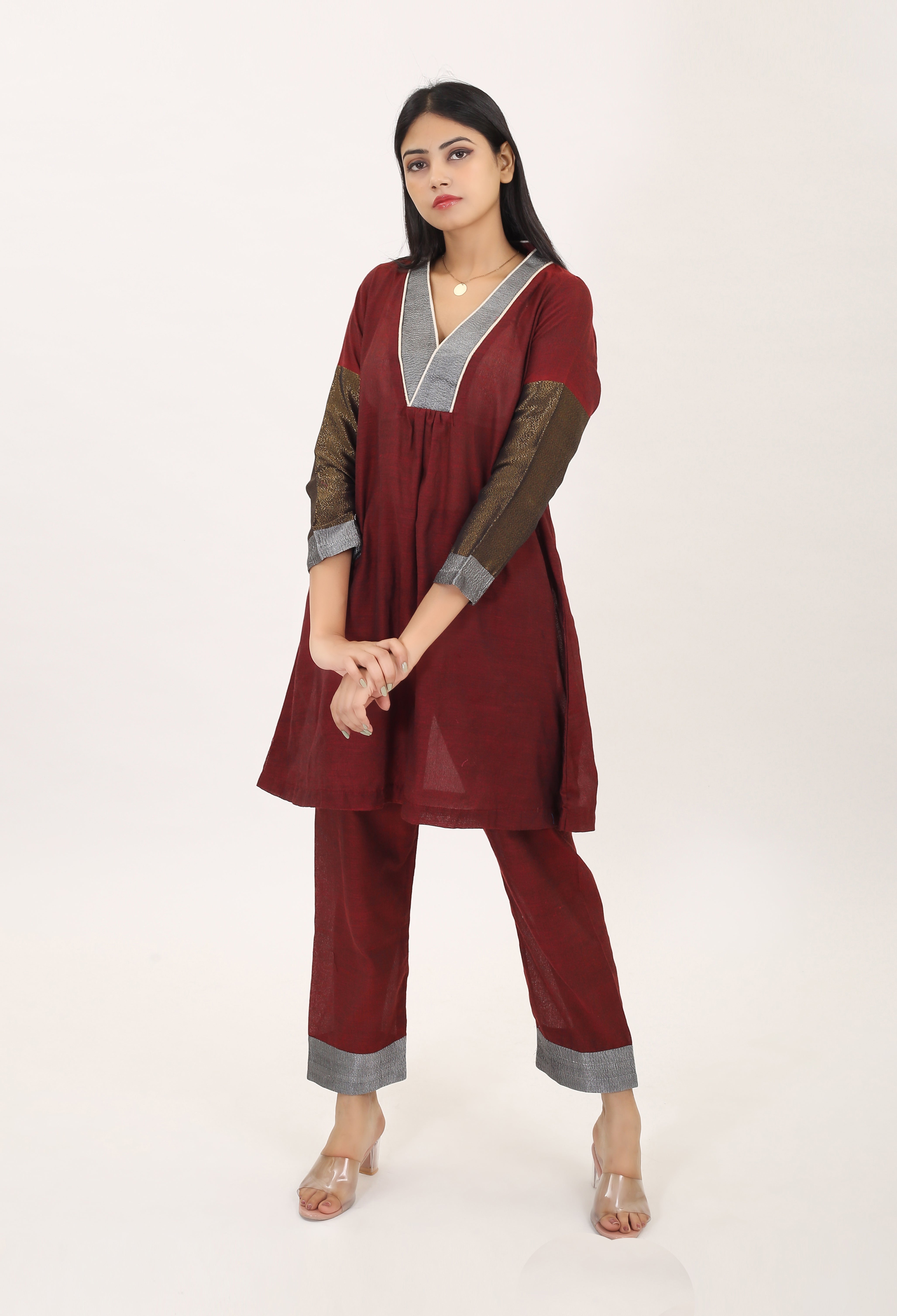 ANOKHI: Handwoven cotton zari kurta sets