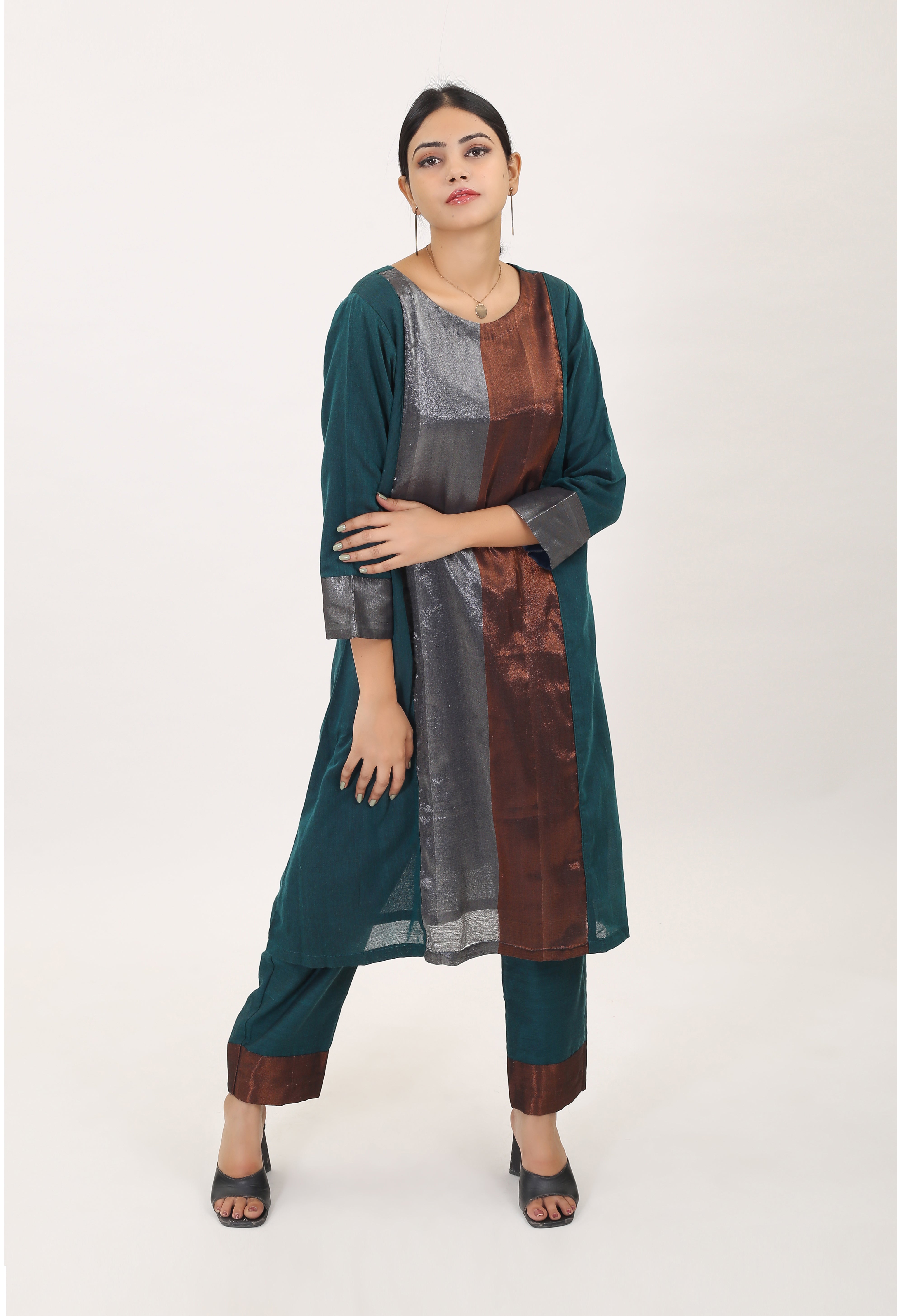 HARYALI: Handwoven cotton zari kurta sets