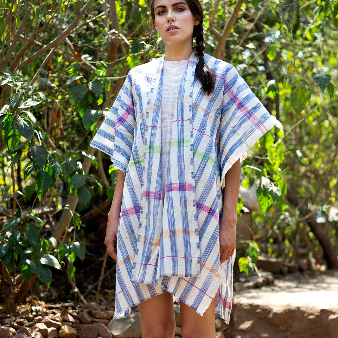 Teni Coverup - Kara Weaves
 - 1