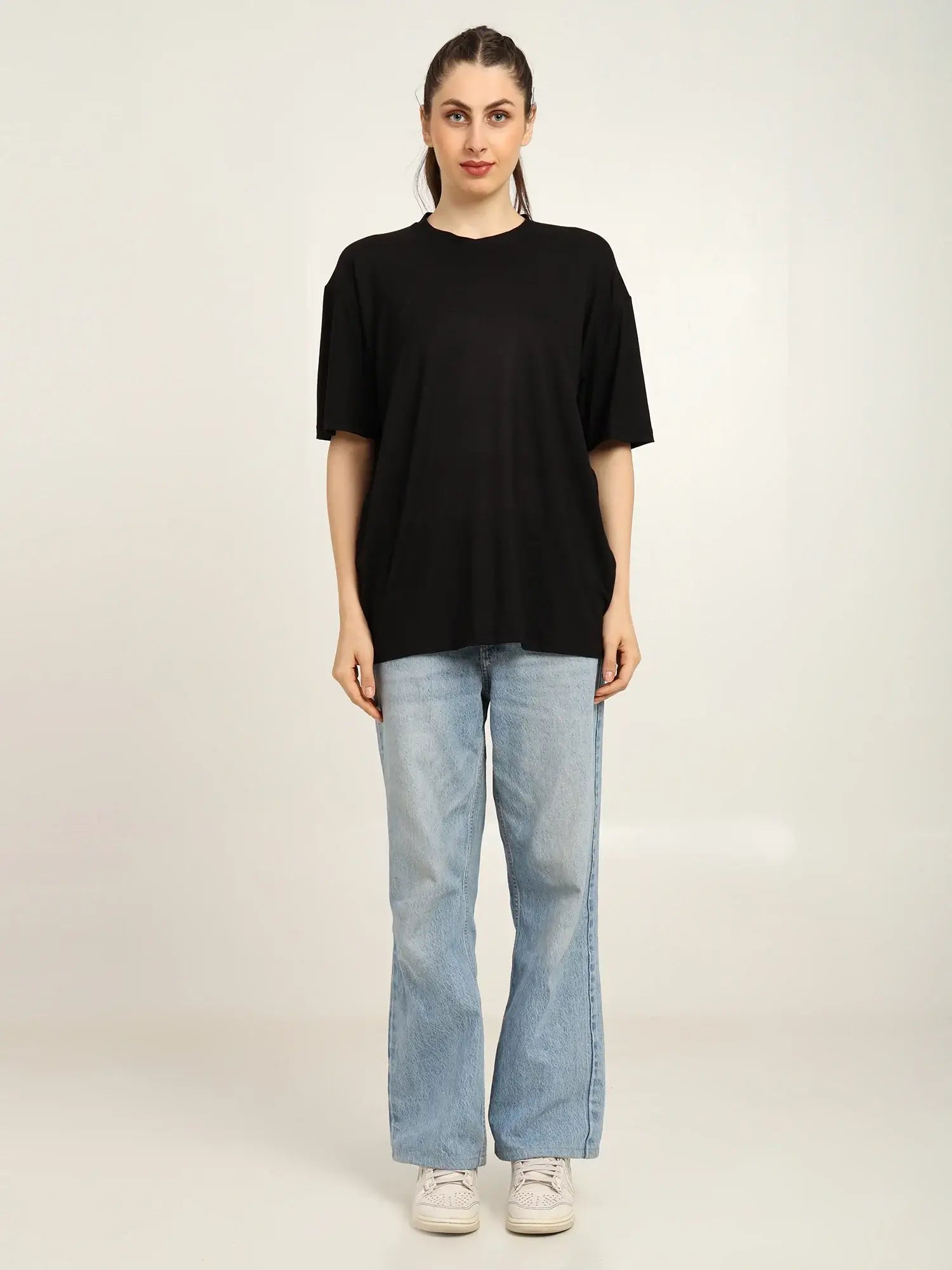 T-shirt in Clothing Tops
