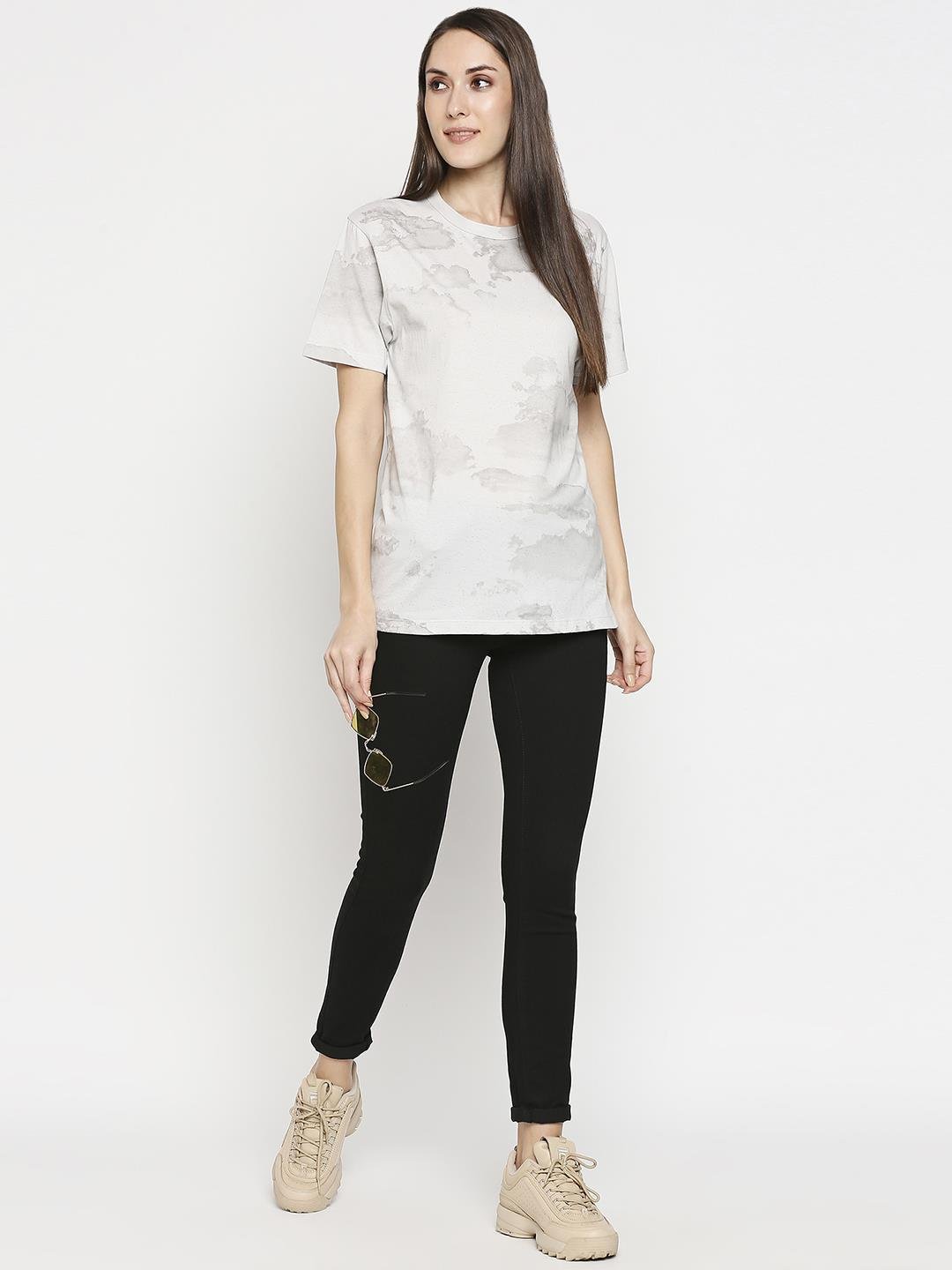 Effy T- Shirt in neutral cloud glitterprint - Our Better Planet