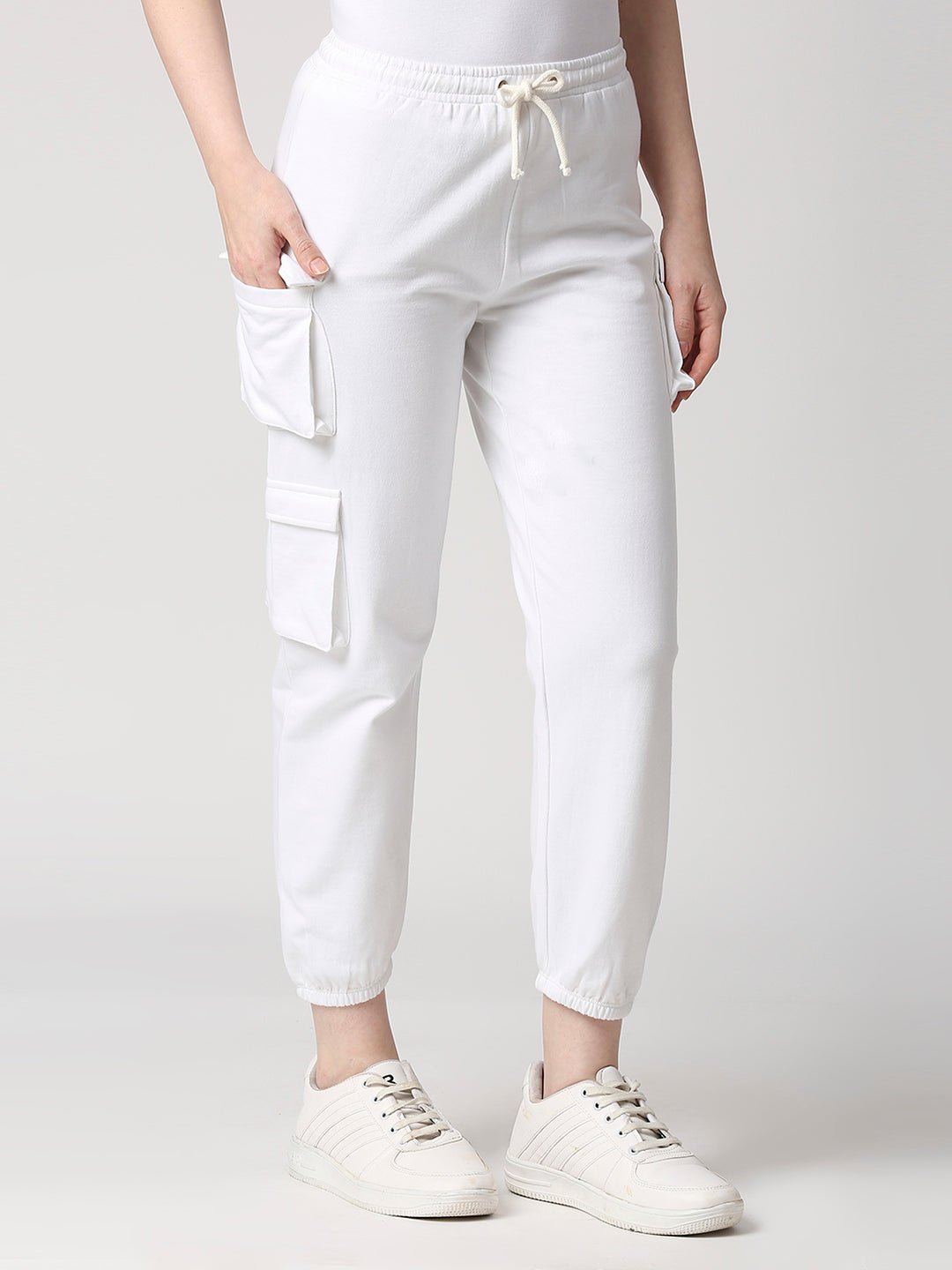 Effy x Shakya sweatpants white - Our Better Planet